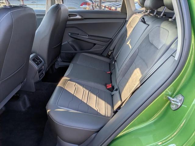 2026 Volkswagen Taos SE Black