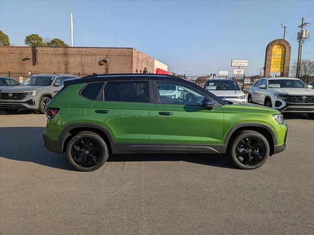 2026 Volkswagen Taos SE Black