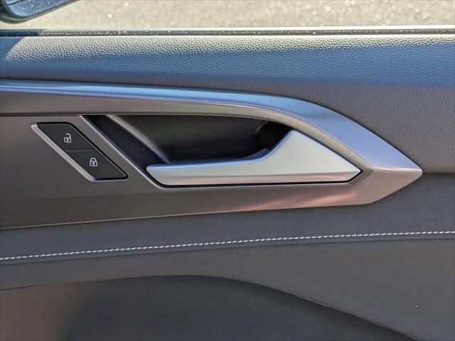 2026 Volkswagen Taos SE Black