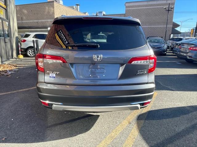 2021 Honda Pilot AWD Touring 8 Passenger