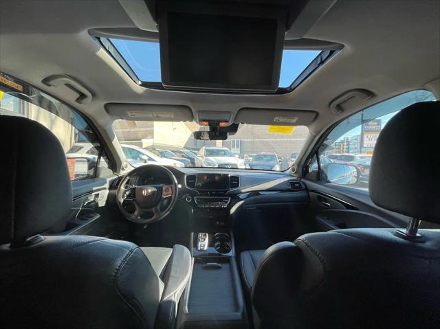 2021 Honda Pilot AWD Touring 8 Passenger