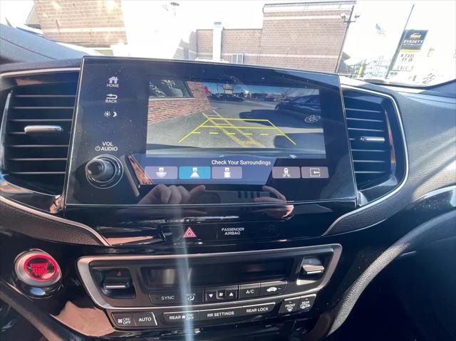 2021 Honda Pilot AWD Touring 8 Passenger