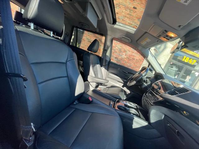 2021 Honda Pilot AWD Touring 8 Passenger