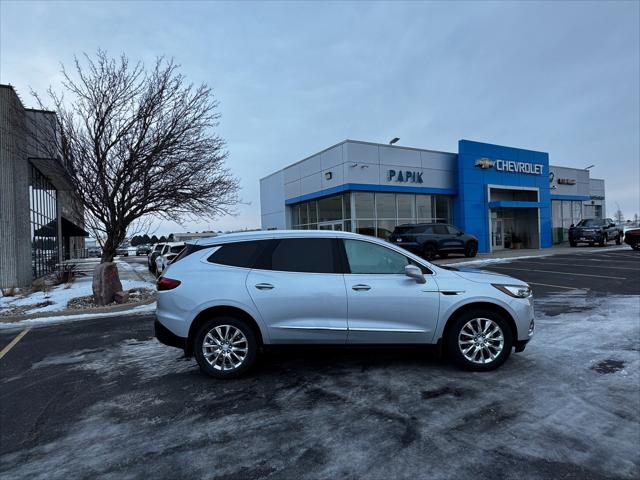 2018 Buick Enclave Essence 2018 Buick Enclave Essence