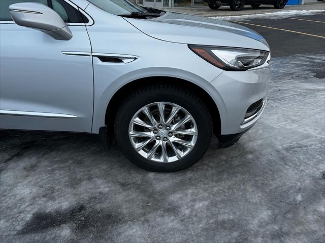 2018 Buick Enclave Essence 2018 Buick Enclave Essence