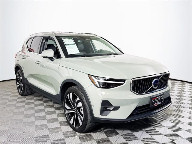 2025 Volvo XC40 B5 Ultra Bright Theme 2025 Volvo XC40 B5 Ultra Bright Theme