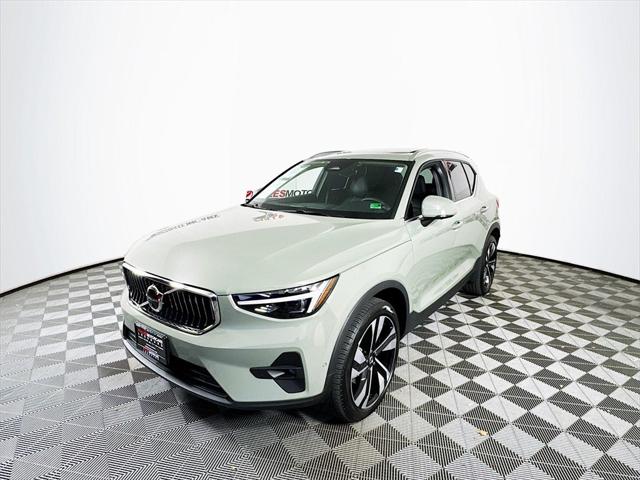 2025 Volvo XC40 B5 Ultra Bright Theme 2025 Volvo XC40 B5 Ultra Bright Theme