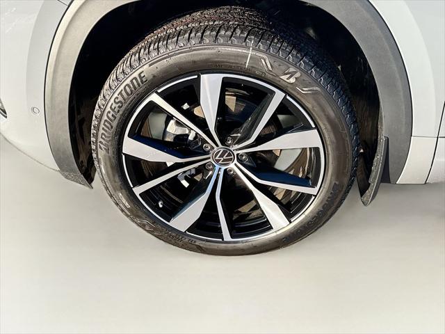2026 Volkswagen Atlas Cross Sport SEL Premium R-Line