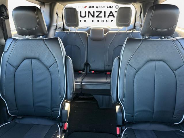 2026 Chrysler Pacifica Limited AWD