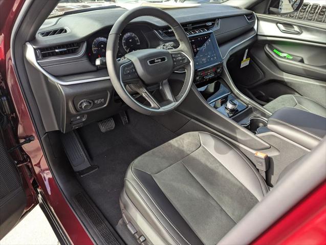2025 Jeep Grand Cherokee Altitude 4x2