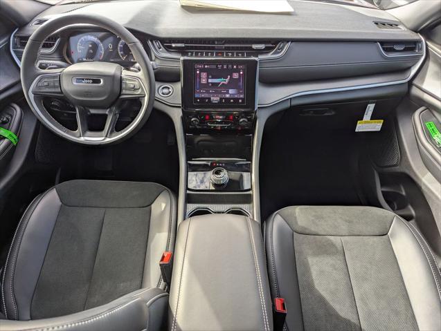 2025 Jeep Grand Cherokee Altitude 4x2