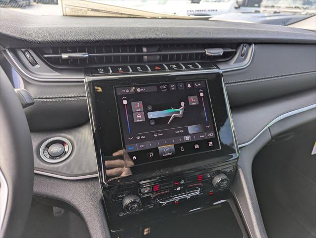 2025 Jeep Grand Cherokee Altitude 4x2