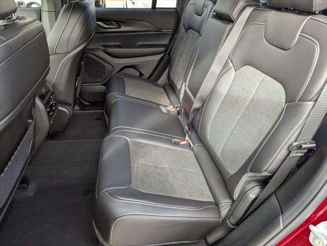 2025 Jeep Grand Cherokee Altitude 4x2