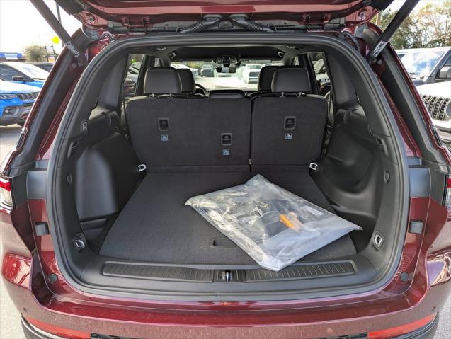 2025 Jeep Grand Cherokee Altitude 4x2
