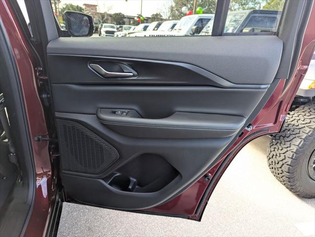 2025 Jeep Grand Cherokee Altitude 4x2