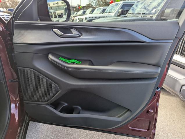 2025 Jeep Grand Cherokee Altitude 4x2