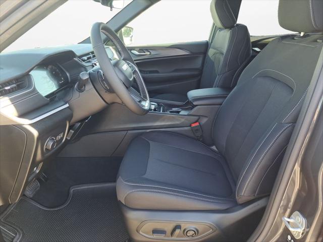 2025 Jeep Grand Cherokee Laredo X 4x2