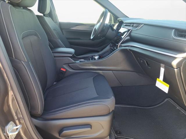 2025 Jeep Grand Cherokee Laredo X 4x2