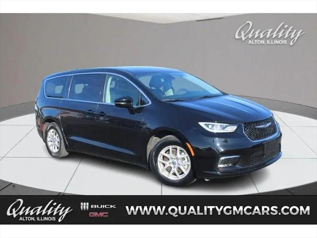 2024 Chrysler Pacifica Touring L for sale in Alton, IL