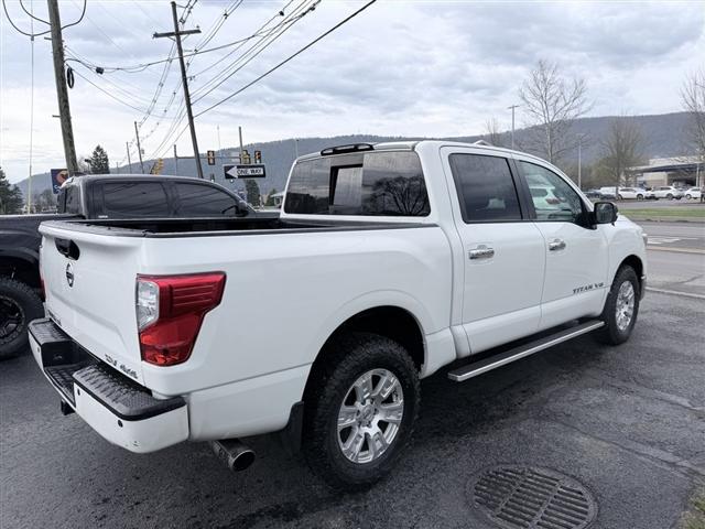 2018 Nissan Titan SV