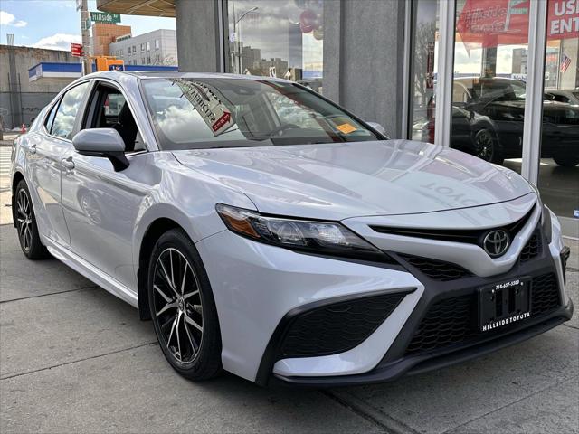 2023 Toyota Camry SE AWD [4]