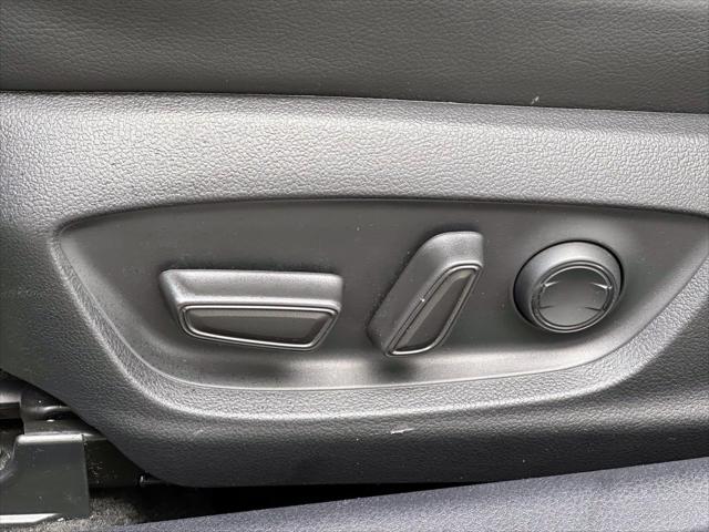 2023 Toyota Camry SE AWD [12]