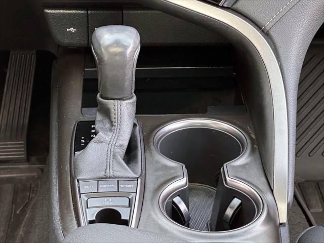 2023 Toyota Camry SE AWD [19]