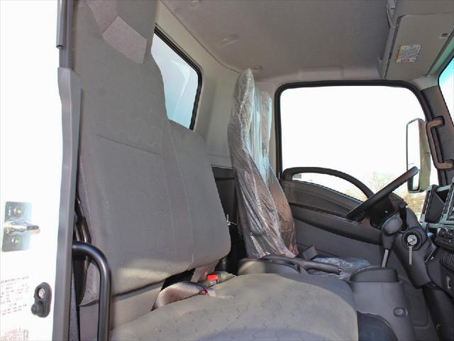 2025 Isuzu NRR Unknown