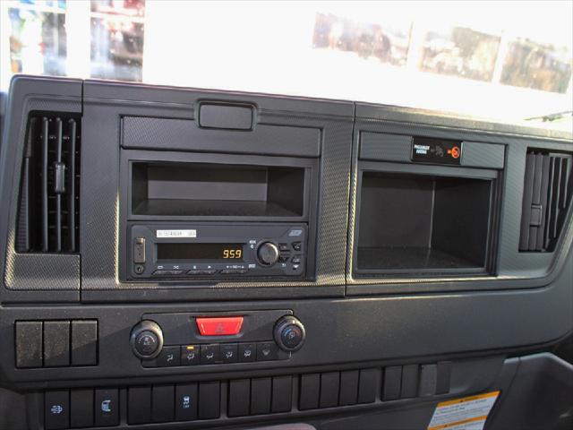 2025 Isuzu NRR Unknown