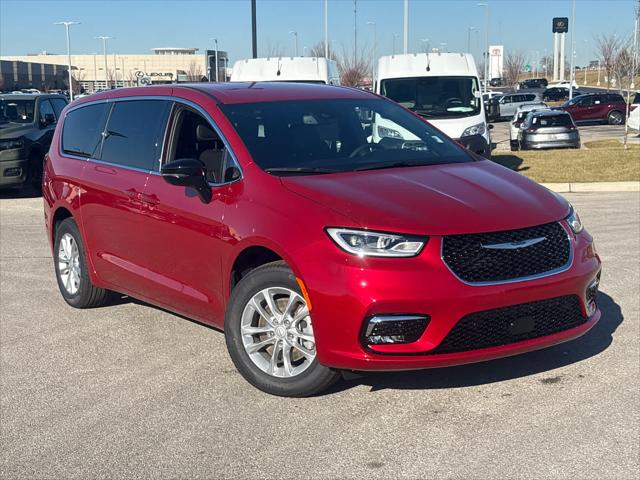 2026 Chrysler Pacifica Select AWD