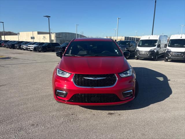 2026 Chrysler Pacifica Select AWD