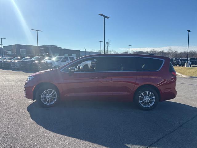 2026 Chrysler Pacifica Select AWD