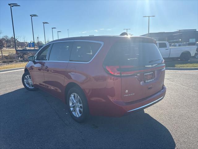 2026 Chrysler Pacifica Select AWD