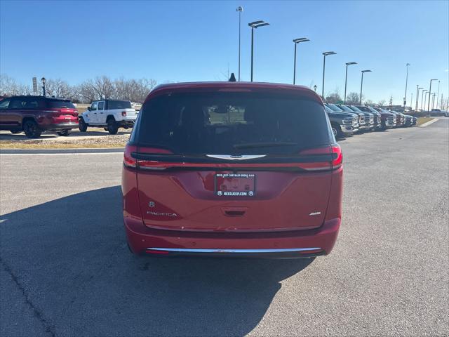2026 Chrysler Pacifica Select AWD