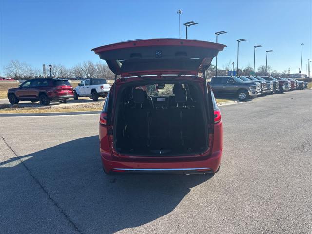 2026 Chrysler Pacifica Select AWD