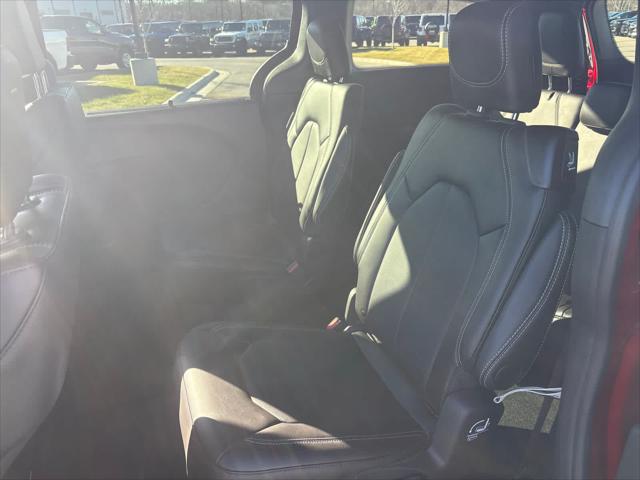 2026 Chrysler Pacifica Select AWD