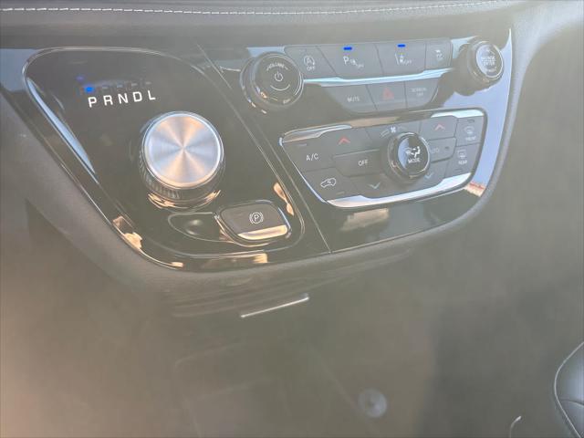 2026 Chrysler Pacifica Select AWD