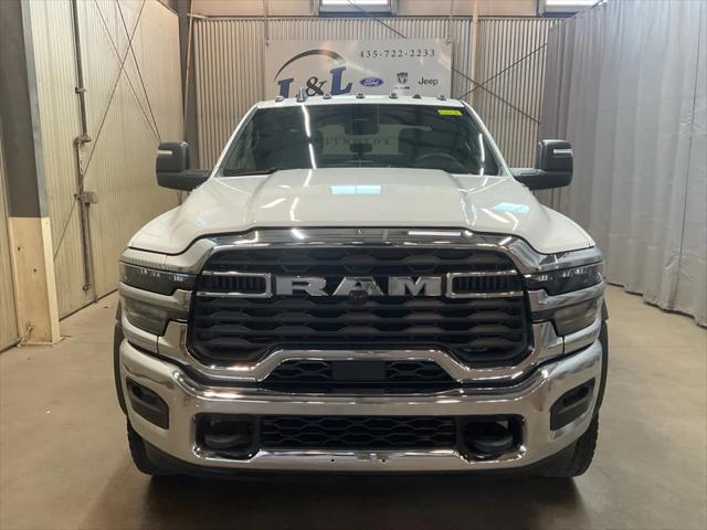 2026 RAM Ram 5500 Chassis Cab RAM 5500 TRADESMAN CHASSIS CREW CAB 4X4 84 CA 2026 RAM Ram 5500 Chassis Cab RAM 5500 TRADESMAN CHASSIS CREW CAB 4X4 84 CA