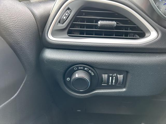 2026 Chrysler Voyager LX