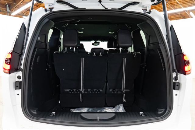 2026 Chrysler Pacifica Select AWD
