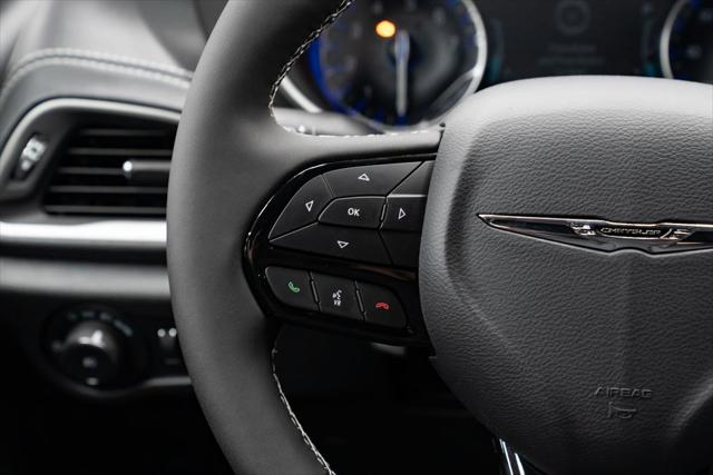 2026 Chrysler Pacifica Select AWD