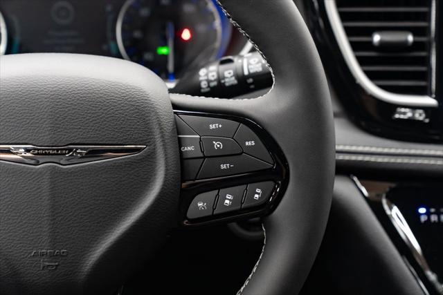 2026 Chrysler Pacifica Select AWD
