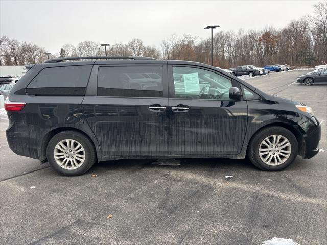 2017 Toyota Sienna XLE 8 Passenger