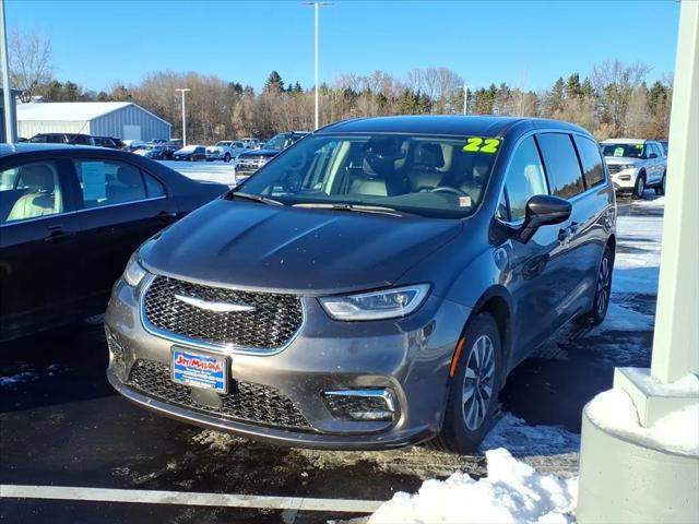 2022 Chrysler Pacifica Hybrid Touring L