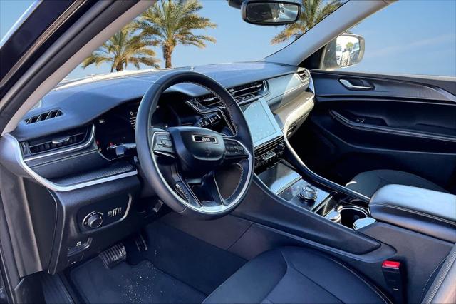 2023 Jeep Grand Cherokee L Laredo 4x2