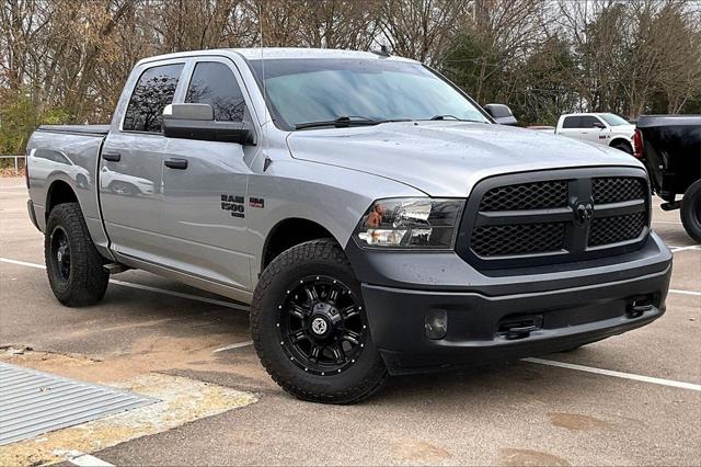 2022 RAM 1500 Classic Tradesman Crew Cab 4x4 57 Box 2022 RAM 1500 Classic Tradesman Crew Cab 4x4 57 Box