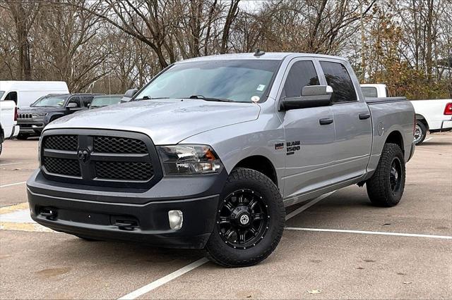 2022 RAM 1500 Classic Tradesman Crew Cab 4x4 57 Box 2022 RAM 1500 Classic Tradesman Crew Cab 4x4 57 Box