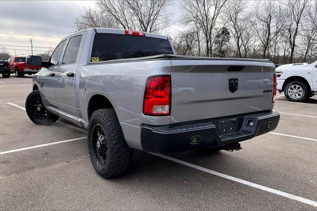 2022 RAM 1500 Classic Tradesman Crew Cab 4x4 57 Box 2022 RAM 1500 Classic Tradesman Crew Cab 4x4 57 Box