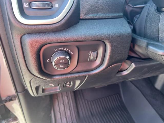 2025 Ram 1500 Big Horn Crew Cab 4x4 5'7" Box