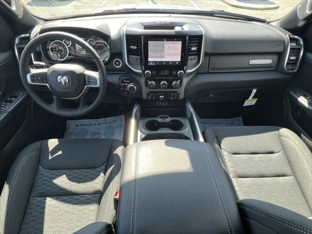 2025 Ram 1500 Big Horn Crew Cab 4x4 5'7" Box